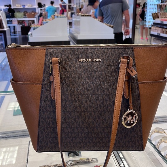 MICHAEL KORS CHARLOTTE LARGE TOP ZIP Tote bag   
Brown 
NWT - Picture 9 of 16